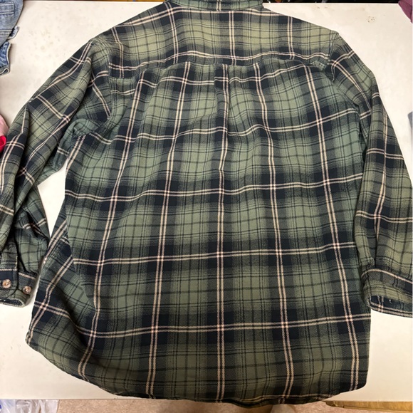Field and Stream long sleeve flannel button up XXL - Picture 3 of 3